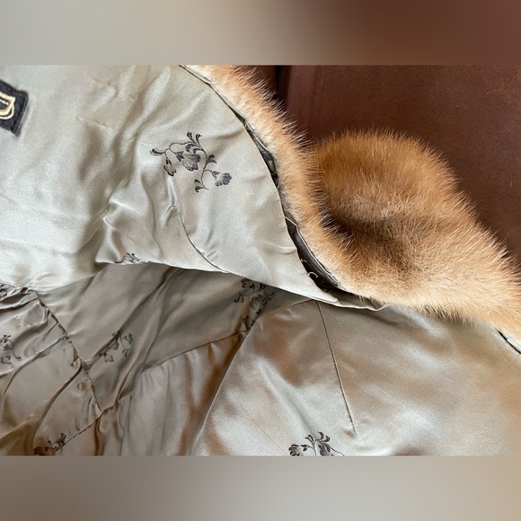 Elegant Vintage Fox Fur Shawl - Picture 11 of 11